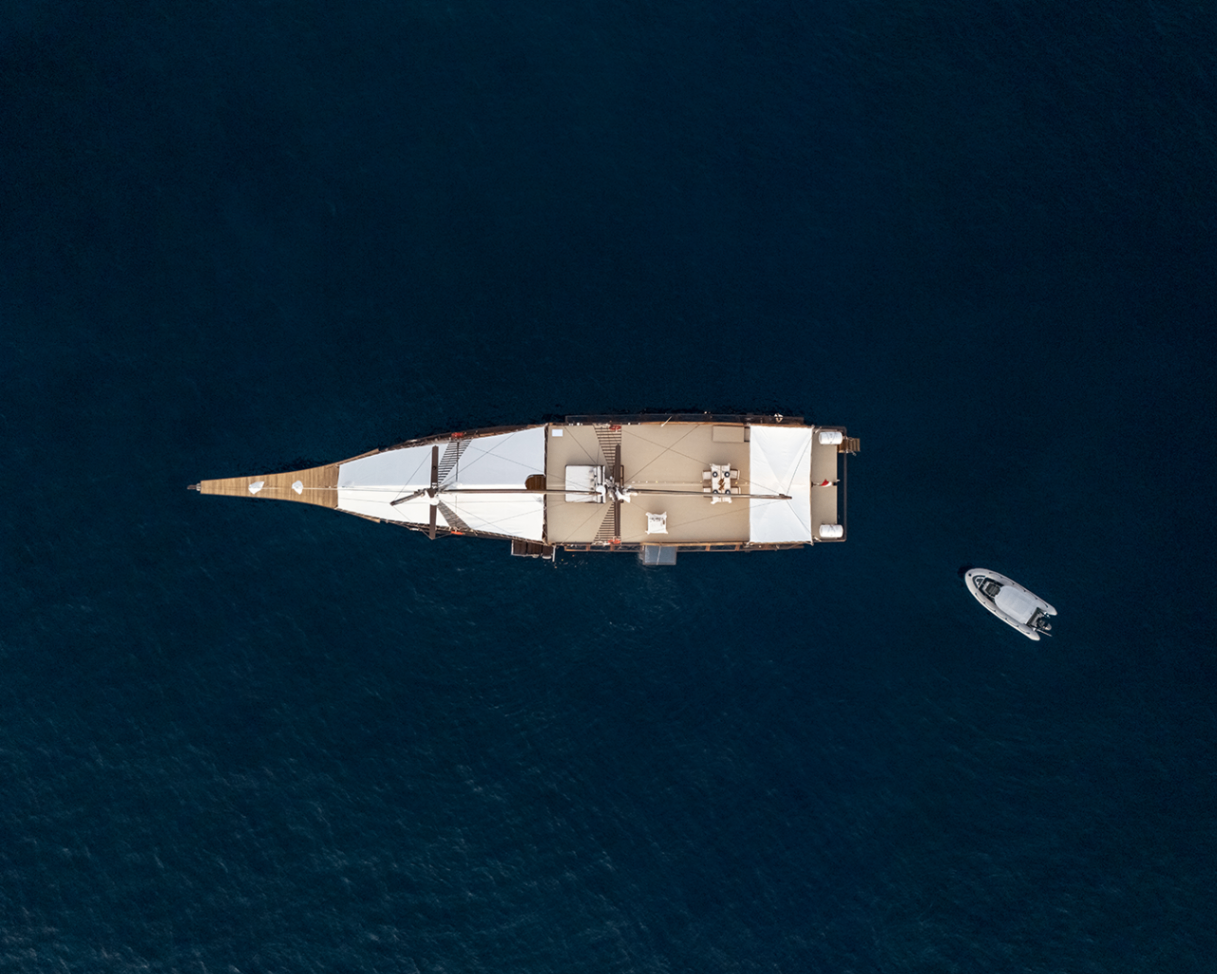 Sanya — Ultra-Luxury yacht in Komodo (4 of 6)