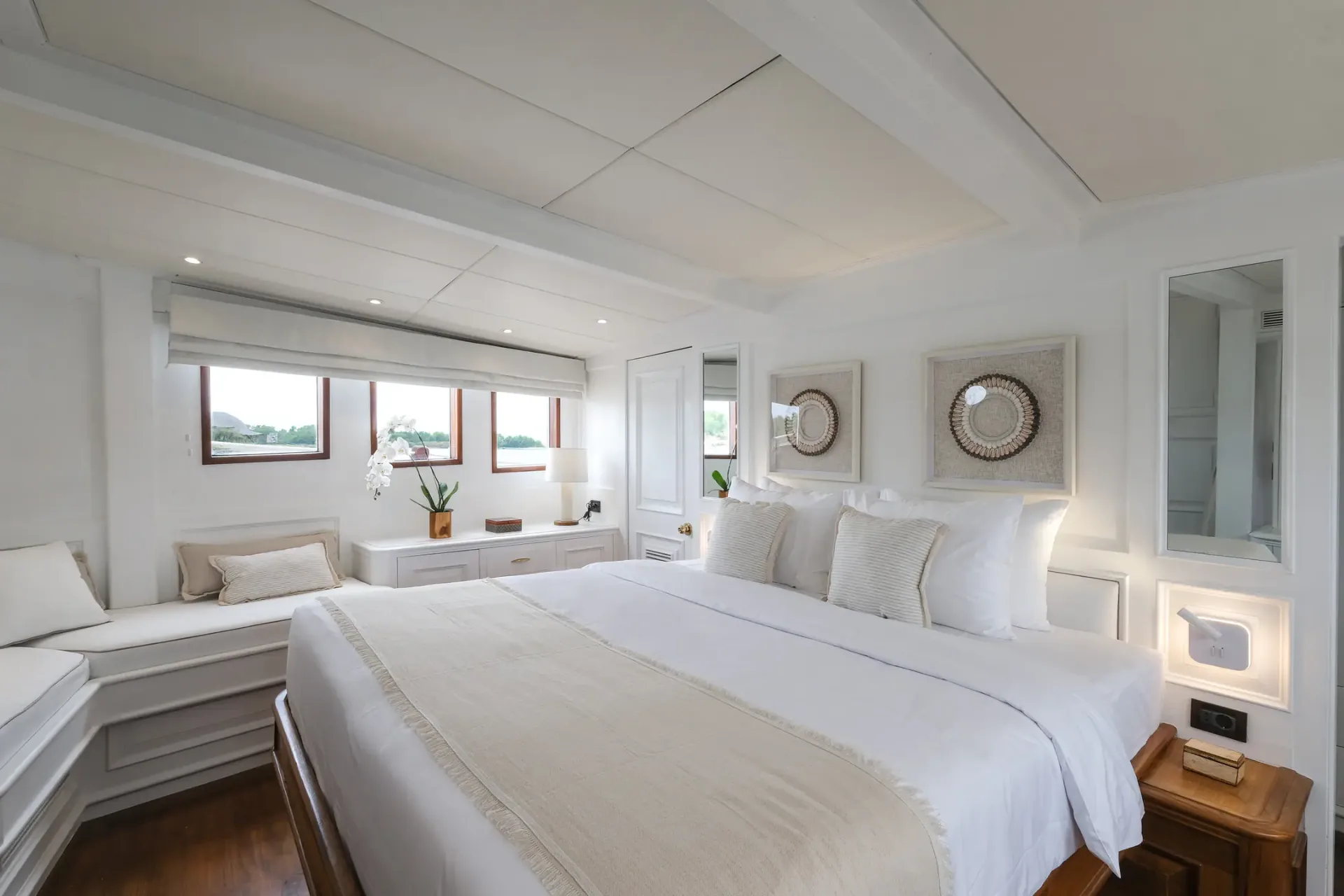 Mutiara Laut — Ultra-Luxury yacht in Komodo (6 of 6)