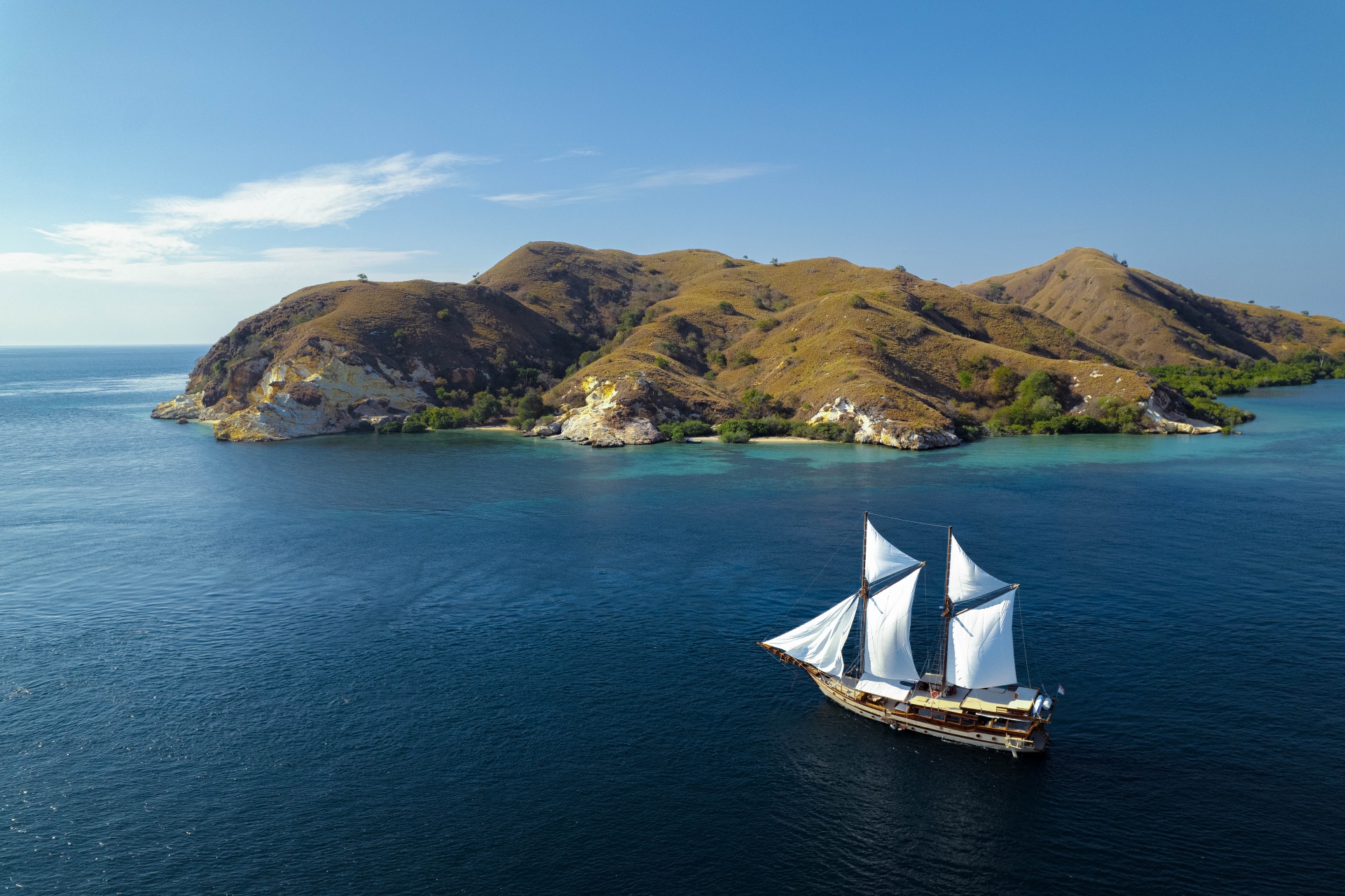 Nataraja — Luxury Yacht yacht in Komodo (3 of 6)