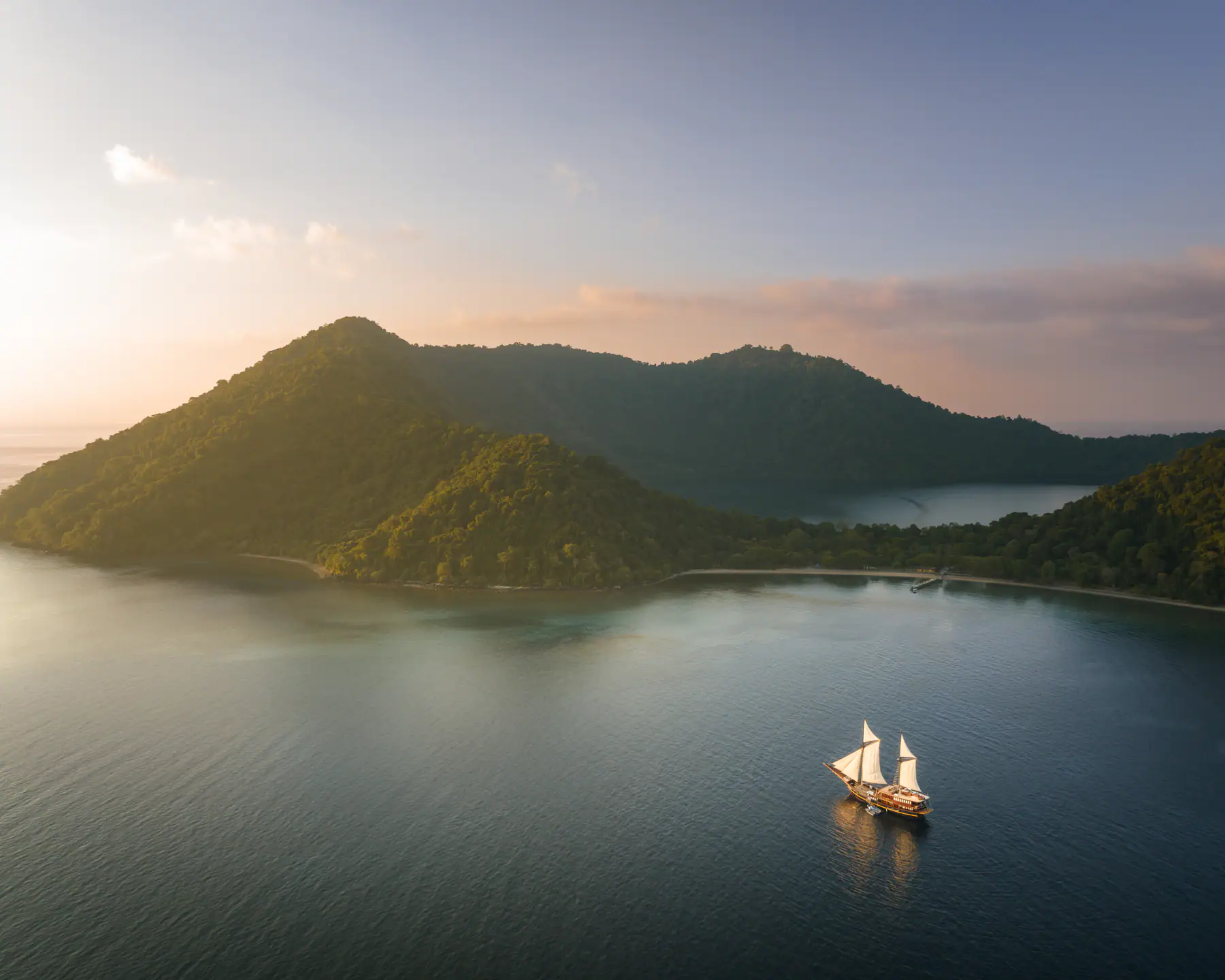 Celestia — Ultra-Luxury yacht in Komodo (4 of 6)