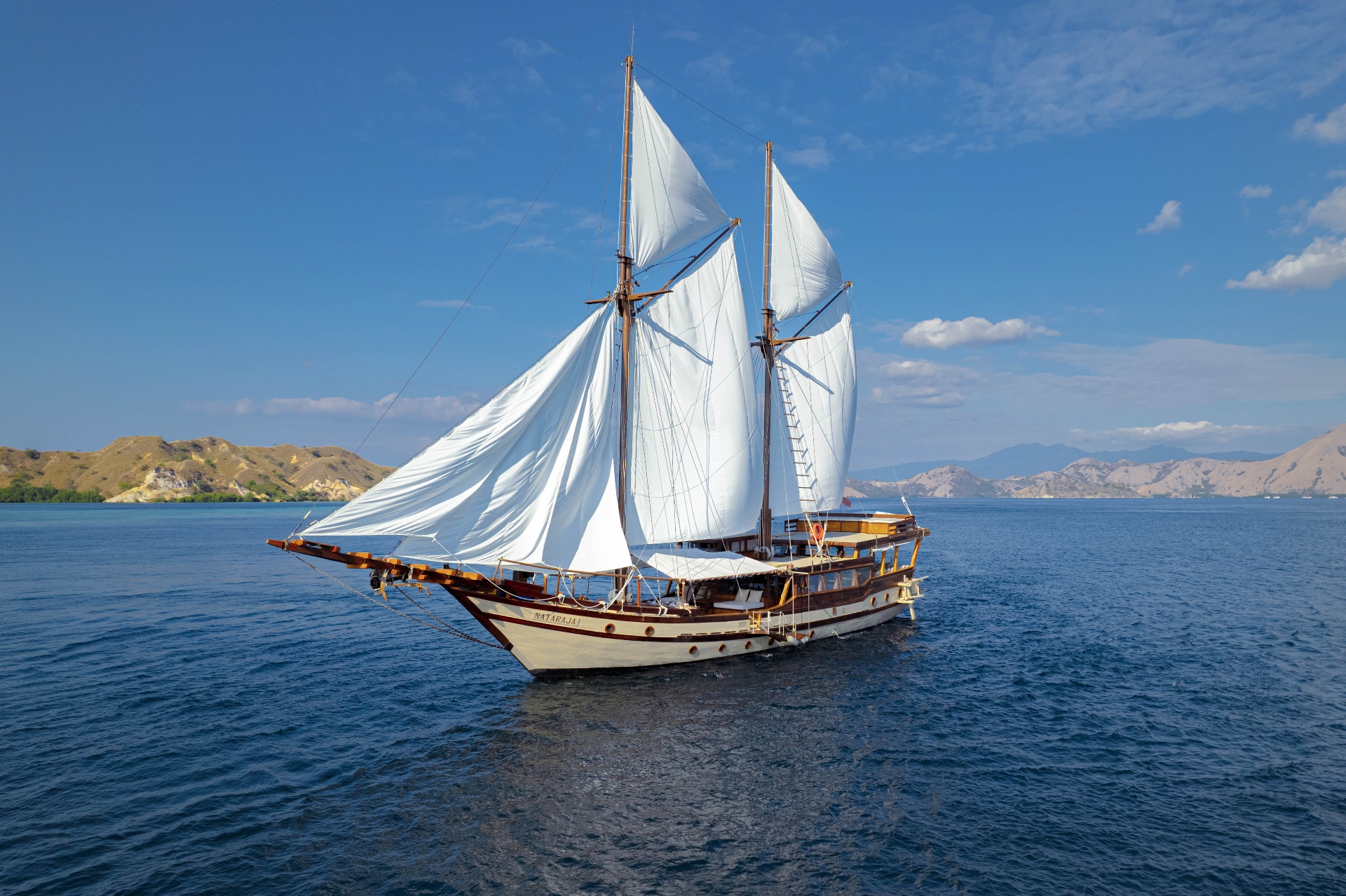 Nataraja — Luxury Yacht yacht in Komodo (2 of 6)